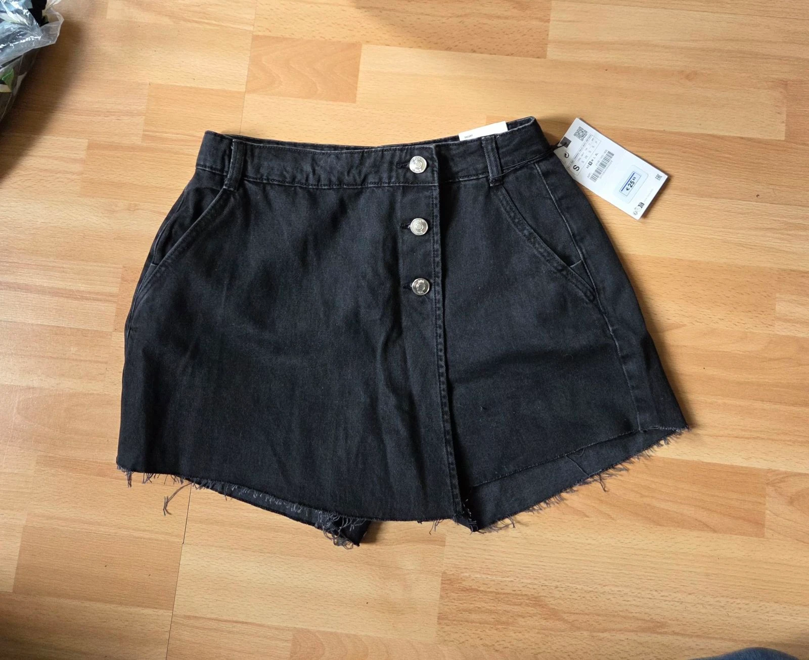 Noir zara short